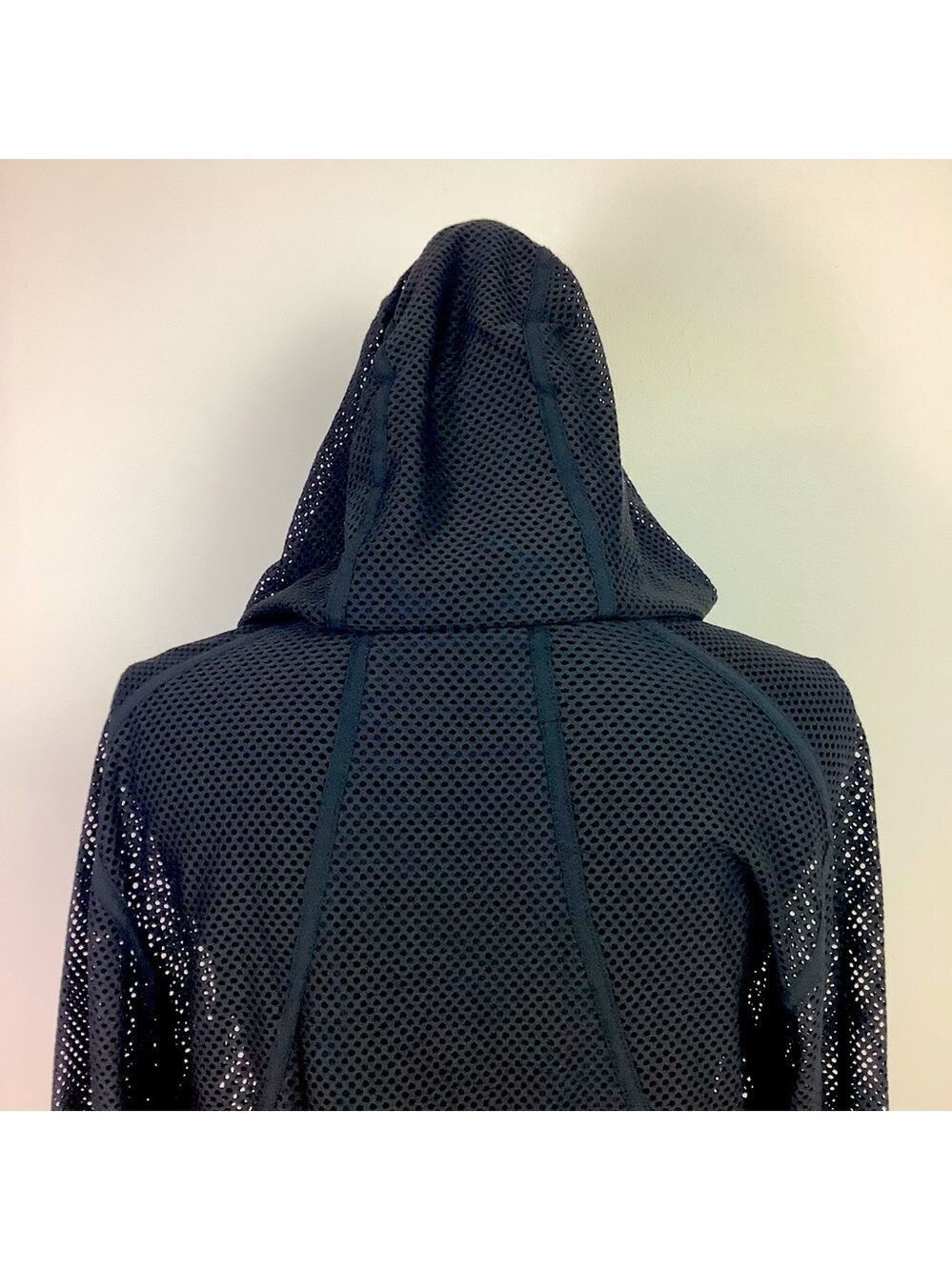 LULULEMON MESH RARE BLACK JACKET - Picture 10 of 12